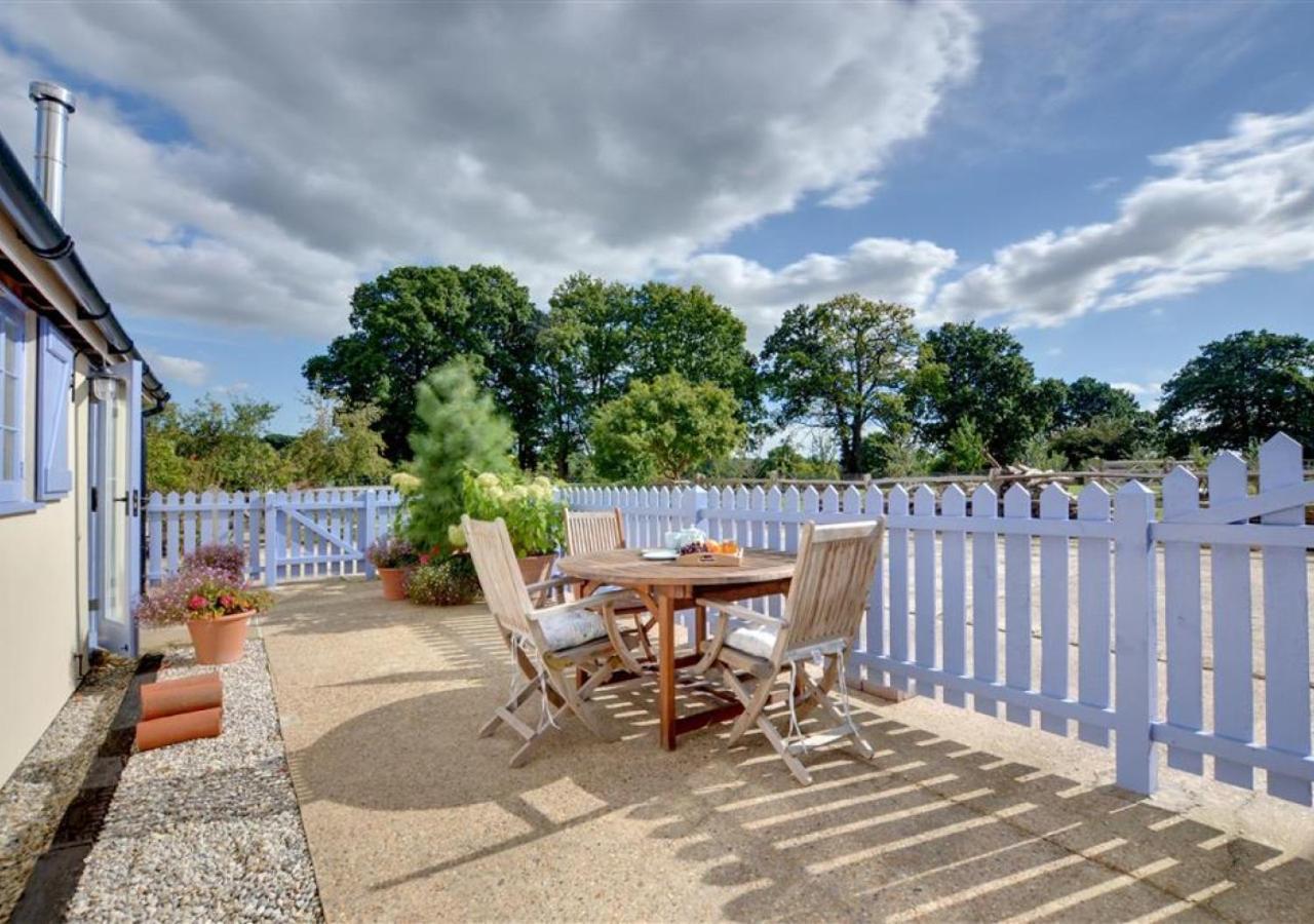 The Old Dairy Villa Biddenden Exterior photo